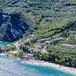 Leonardo Da Vinci 4* Limone sul Garda