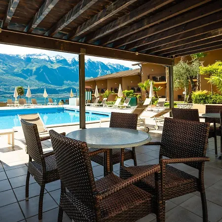 Otel Leonardo Da Vinci Limone sul Garda
