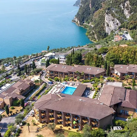 Leonardo Da Vinci Hotel 4*