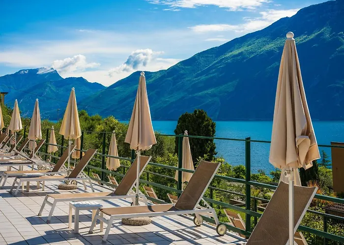 Szálloda Leonardo Da Vinci Limone sul Garda