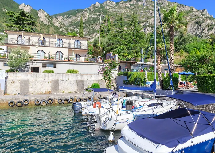 Leonardo Da Vinci 4* Limone sul Garda