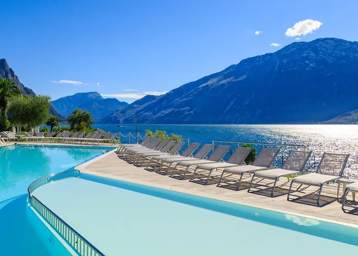 Leonardo Da Vinci 4* Limone sul Garda