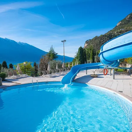 Leonardo Da Vinci Szálloda Limone sul Garda